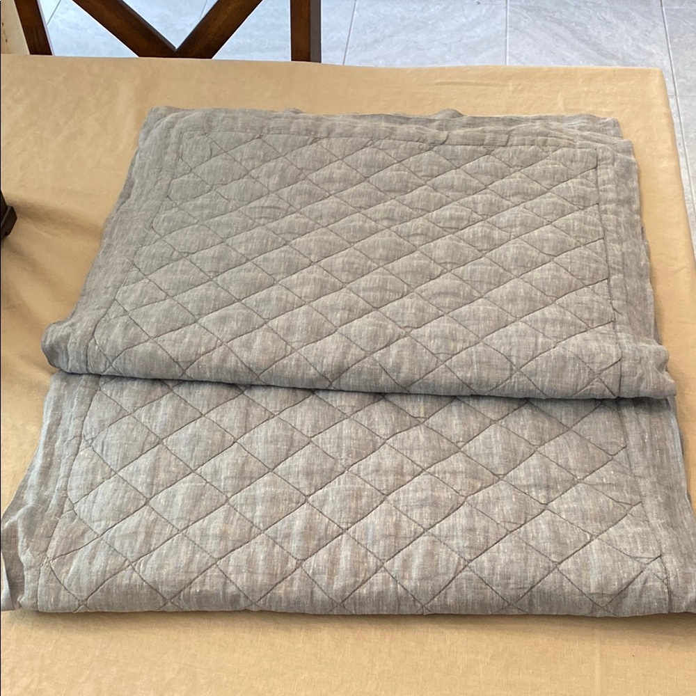 Pottery Barn Diamond Quilted Two Linen King Shams